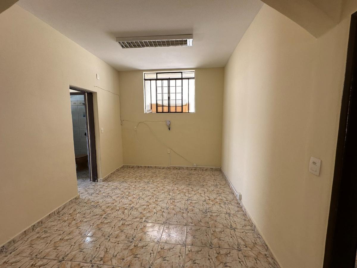 Casa Comercial, Planalto, 2 Quartos, 6 Vagas