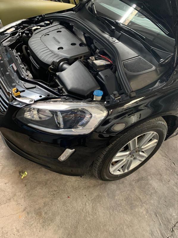 Volvo XC 60 D-5 Kinetic 2.4 Awd Diesel 5p