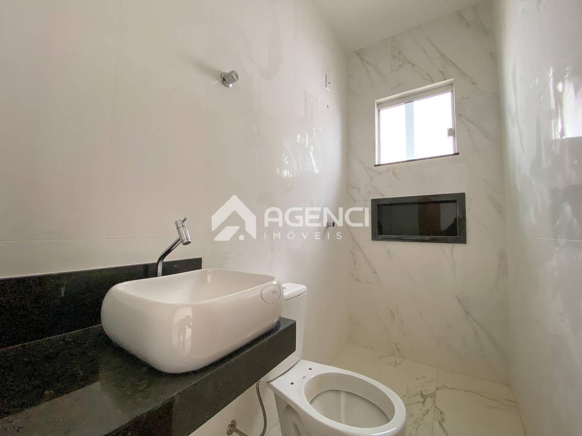 Casa, Cabral, 3 Quartos, 0 Vaga, 1 Suíte