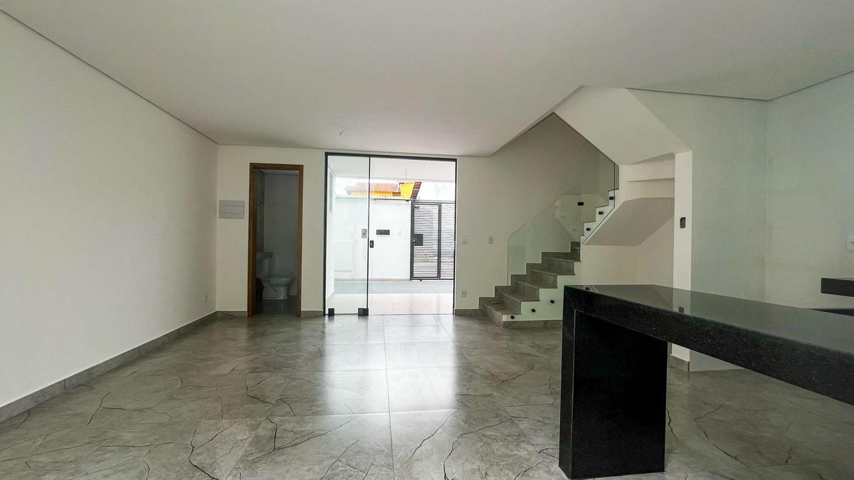 Casa, Candelária, 3 Quartos, 0 Vaga, 1 Suíte