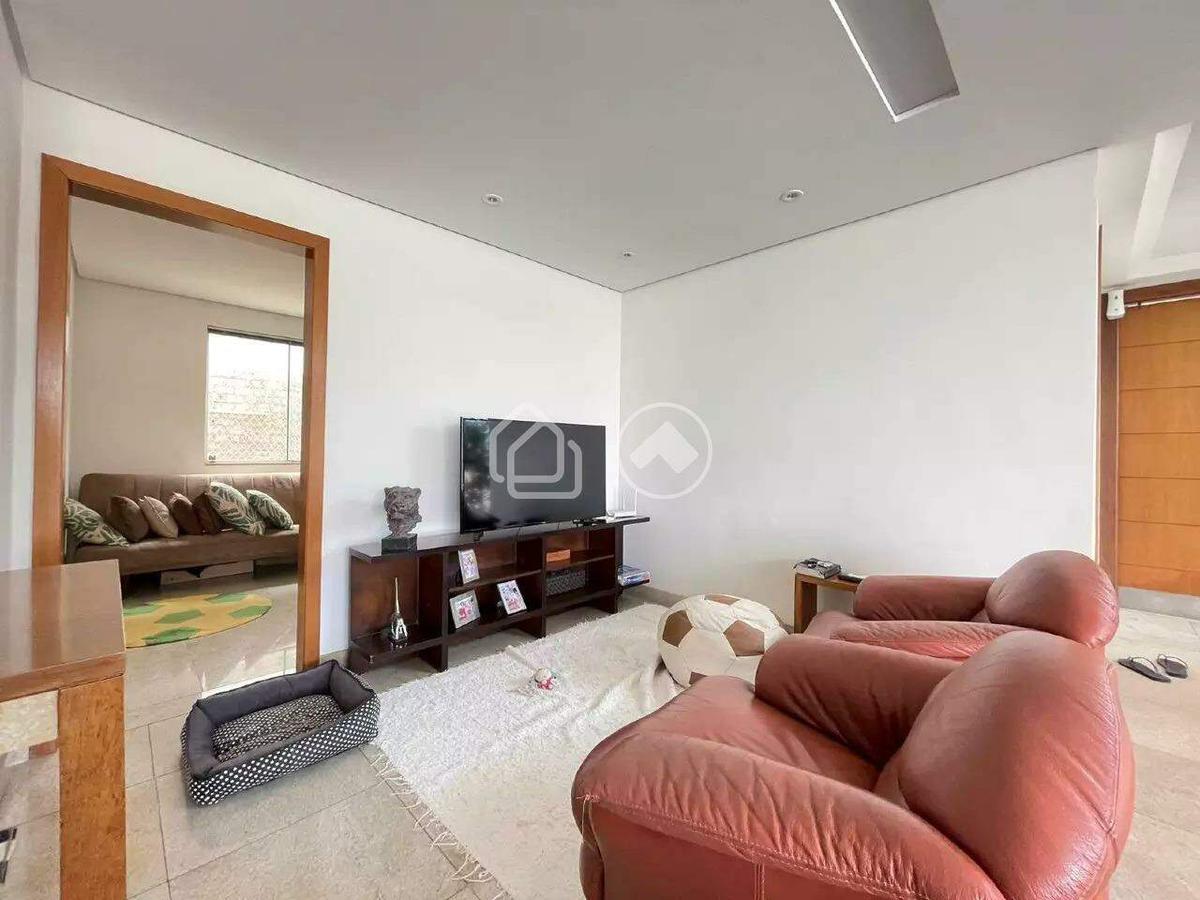 Casa, Estoril, 4 Quartos, 3 Vagas, 1 Suíte