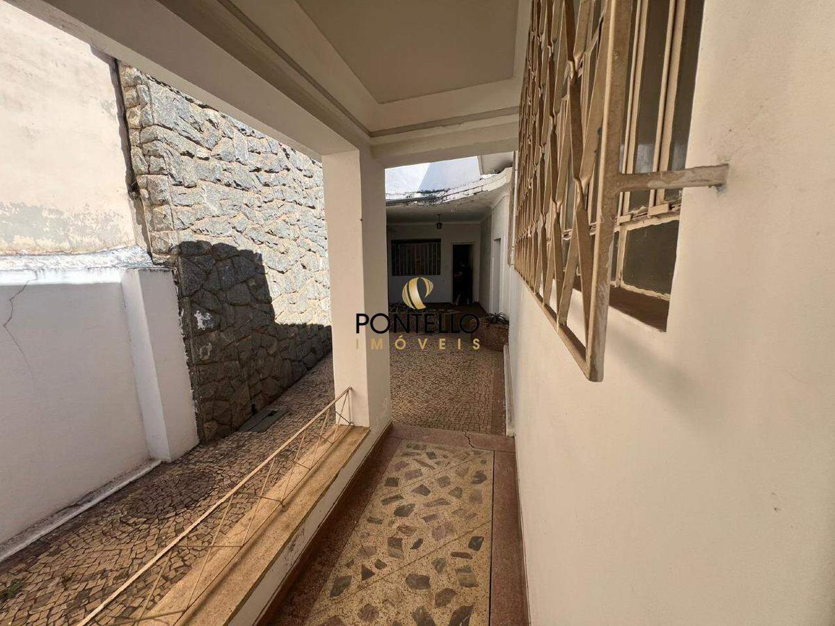 Casa, Centro, 4 Quartos, 2 Vagas, 1 Suíte