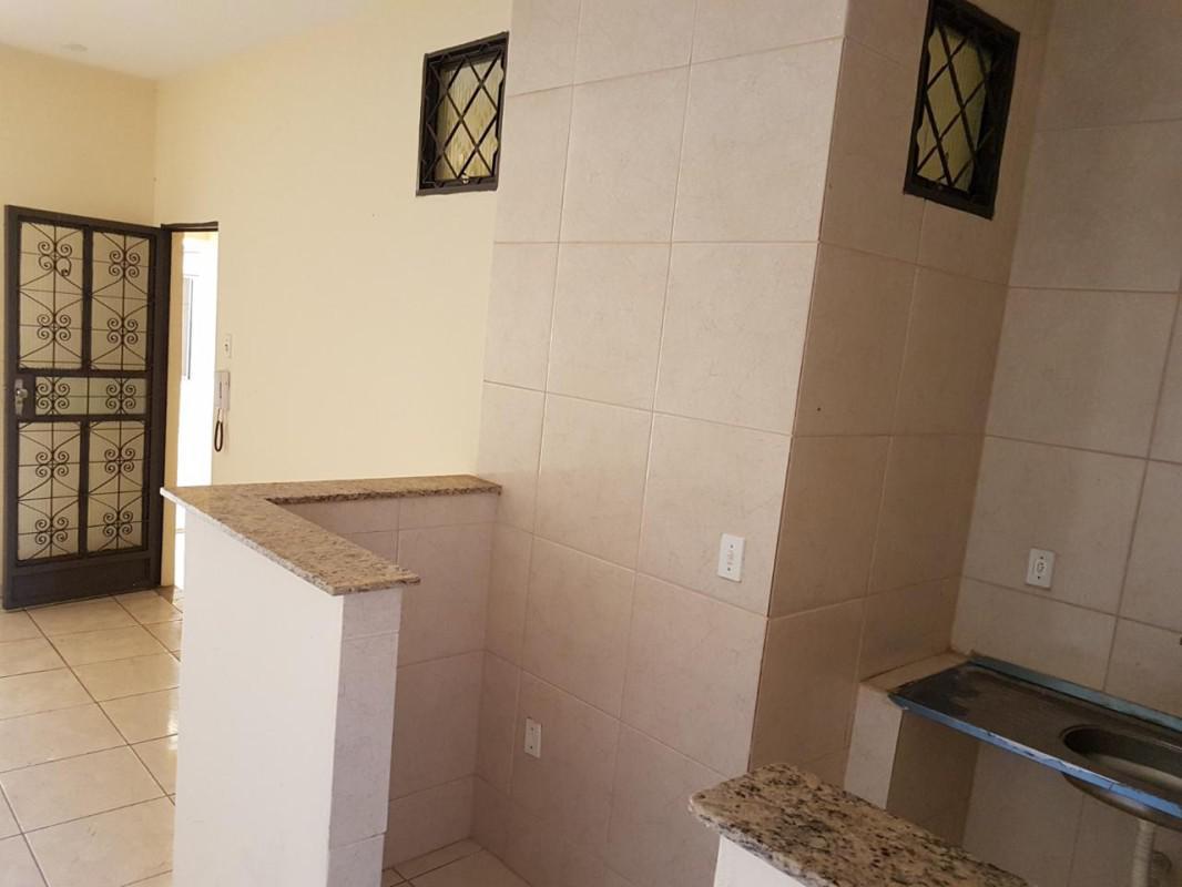 Prédio, Das Industrias I (barreiro), 14 Quartos, 0 Vaga