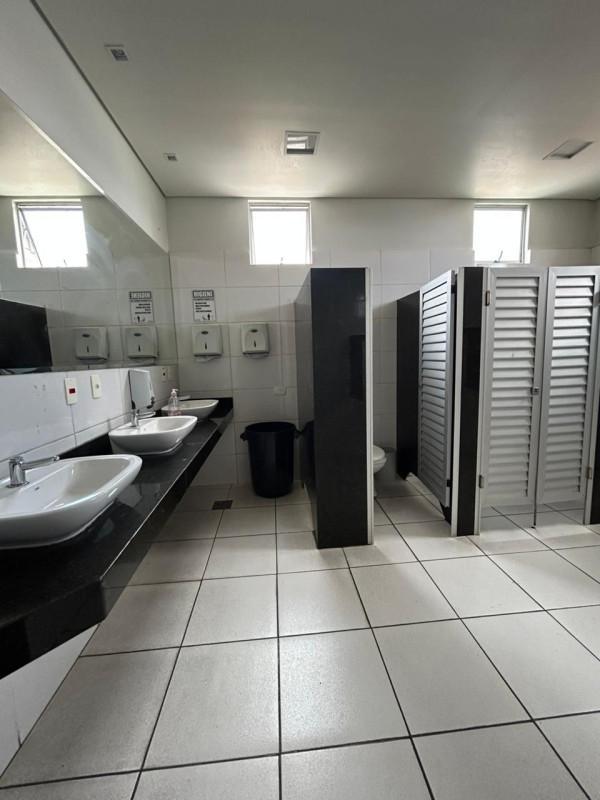 Sala, Liberdade, 0 Quarto, 3 Vagas