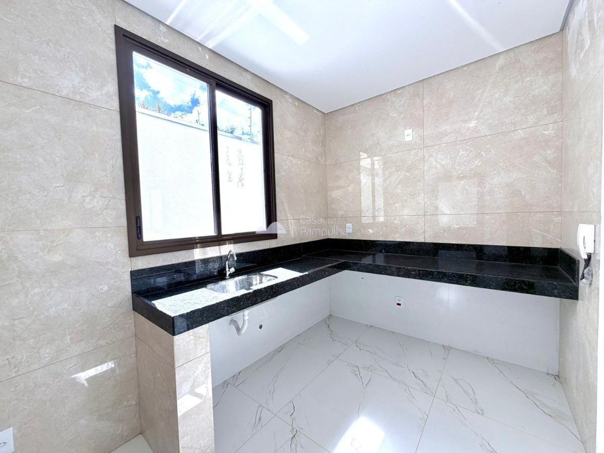 Casa, Trevo, 3 Quartos, 2 Vagas, 1 Suíte