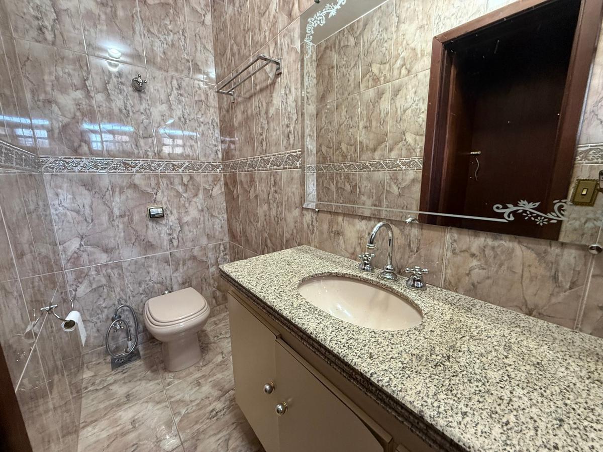 Casa, Planalto, 4 Quartos, 3 Vagas, 2 Suítes