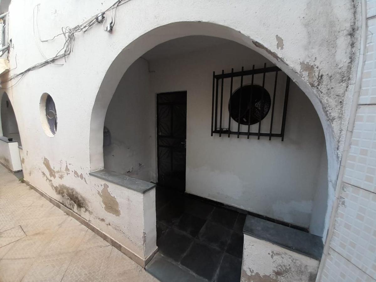 Casa, Cachoeirinha, 2 Quartos, 4 Vagas