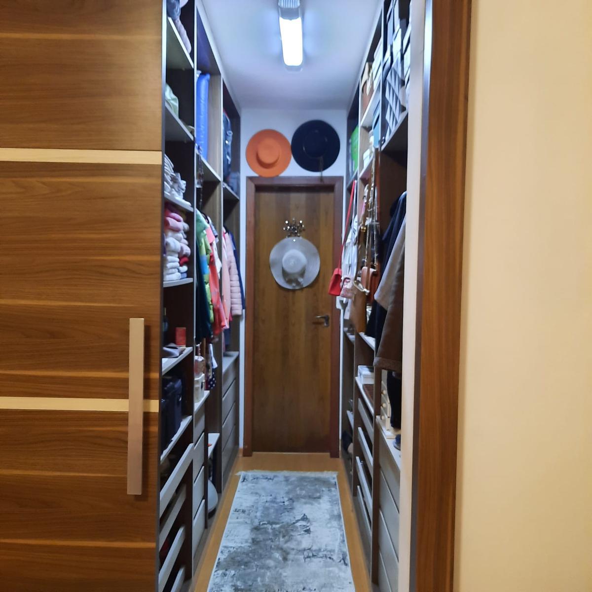 Casa, Cabral, 3 Quartos, 2 Vagas, 1 Suíte