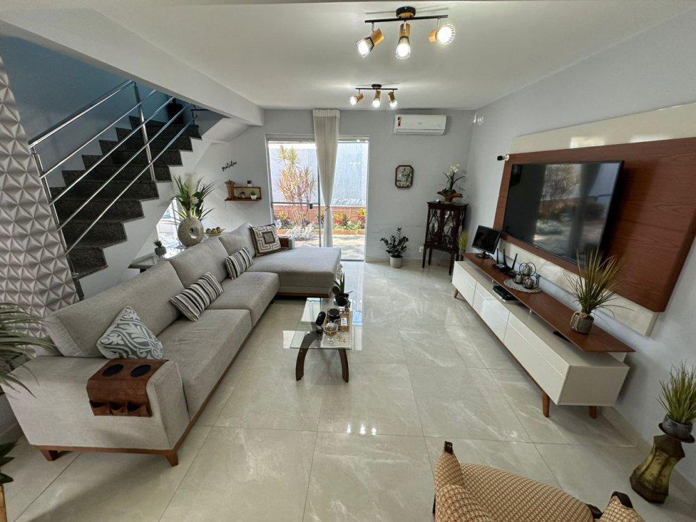 Casa, Masterville, 3 Quartos, 3 Vagas, 1 Suíte