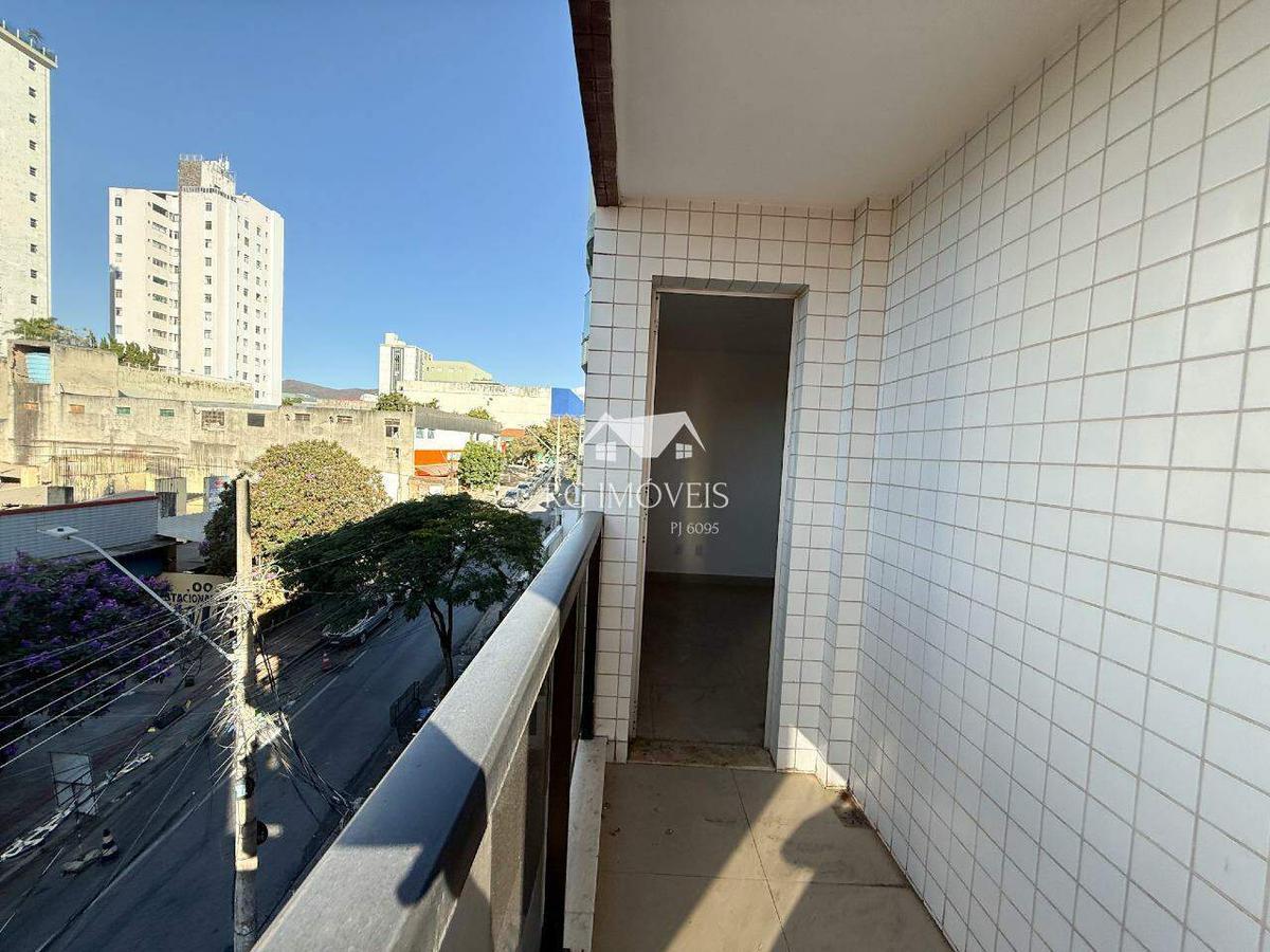 Apartamento, Barreiro, 3 Quartos, 2 Vagas, 1 Suíte
