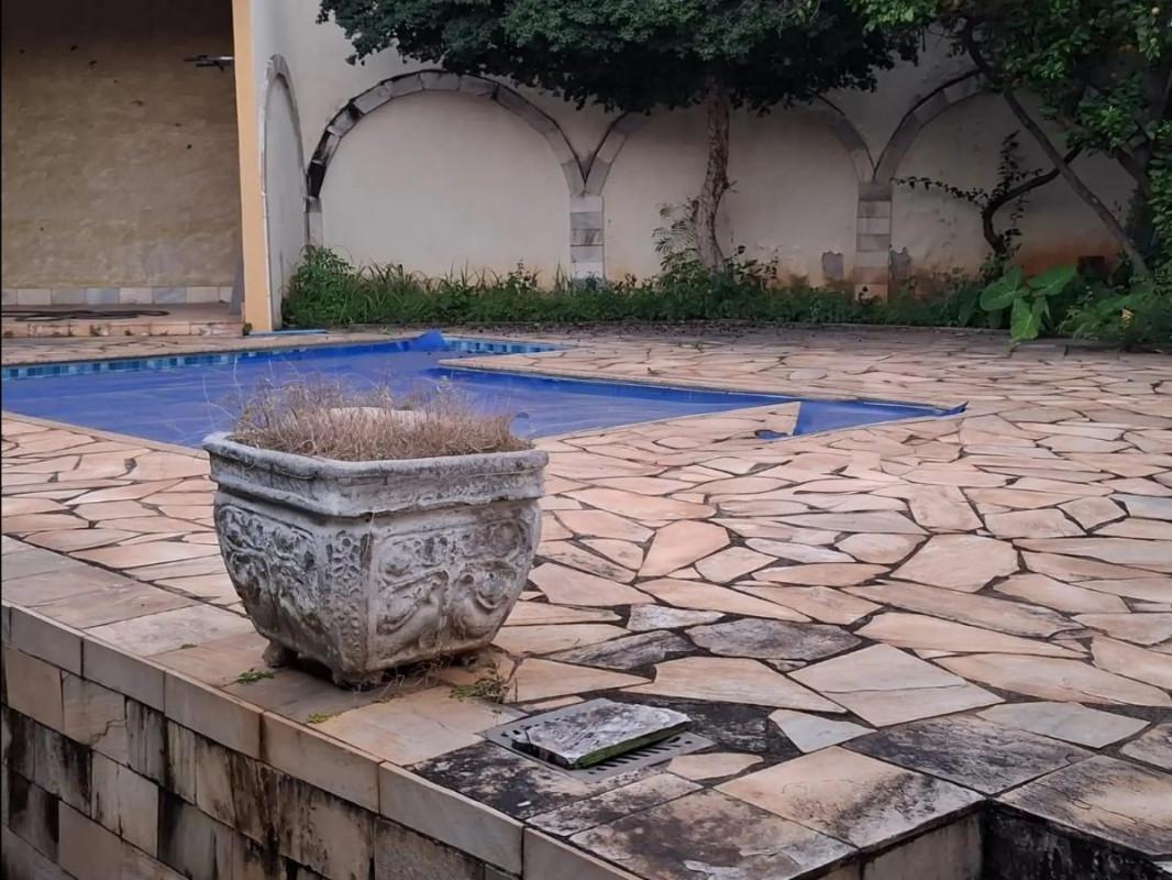Casa, São Lucas, 6 Quartos, 5 Vagas, 1 Suíte