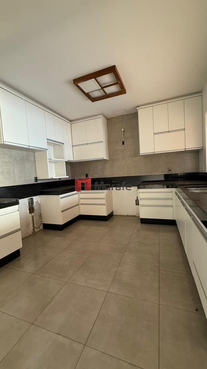 Casa, Castelo, 4 Quartos, 4 Vagas, 1 Suíte