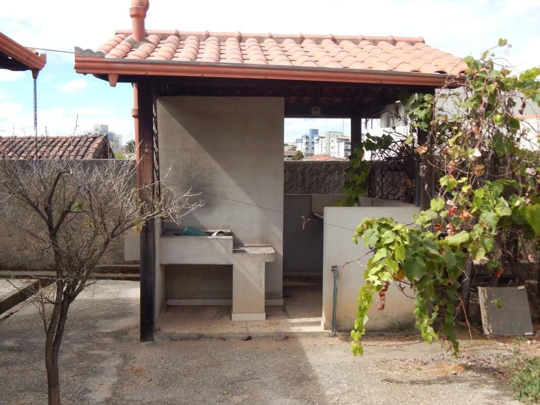 Casa, Novo Eldorado, 3 Quartos, 6 Vagas