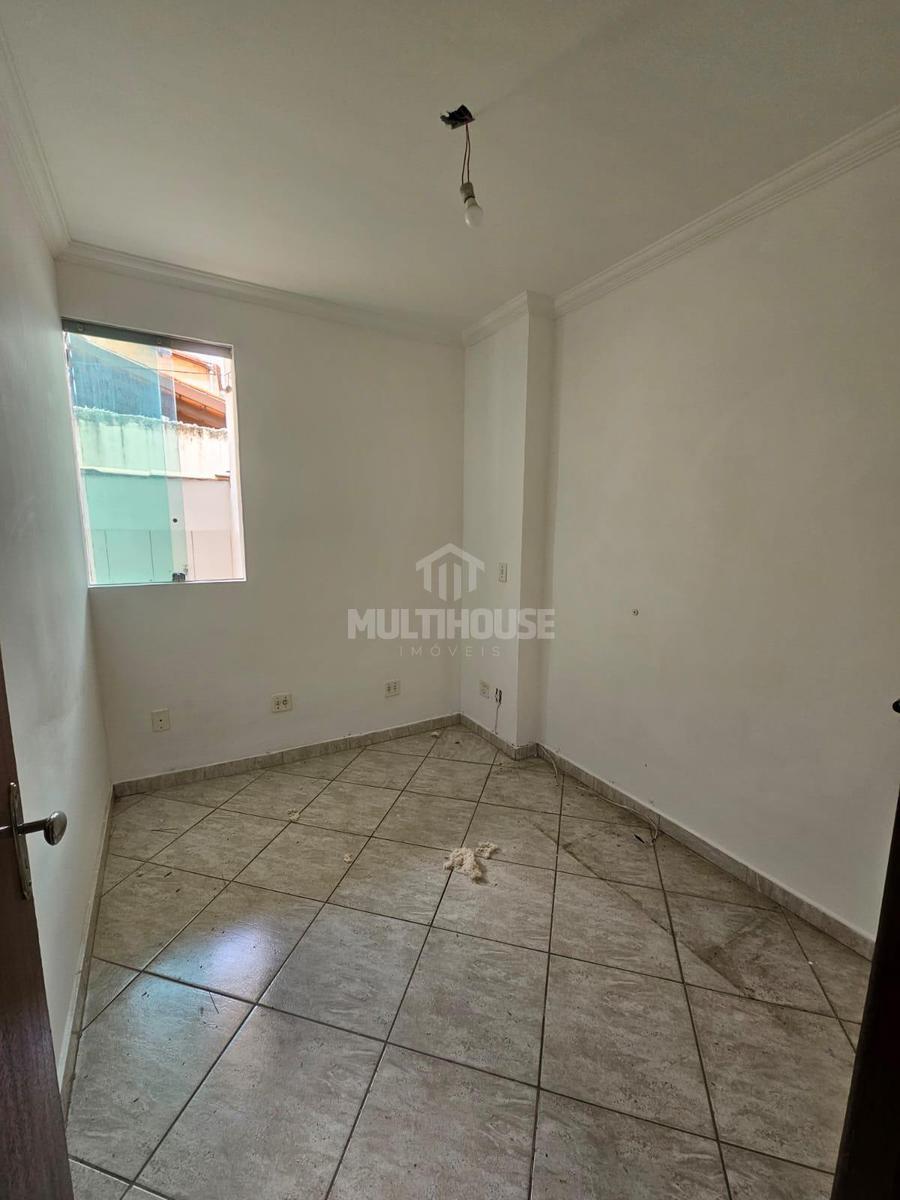 Casa, Letícia, 2 Quartos, 1 Vaga