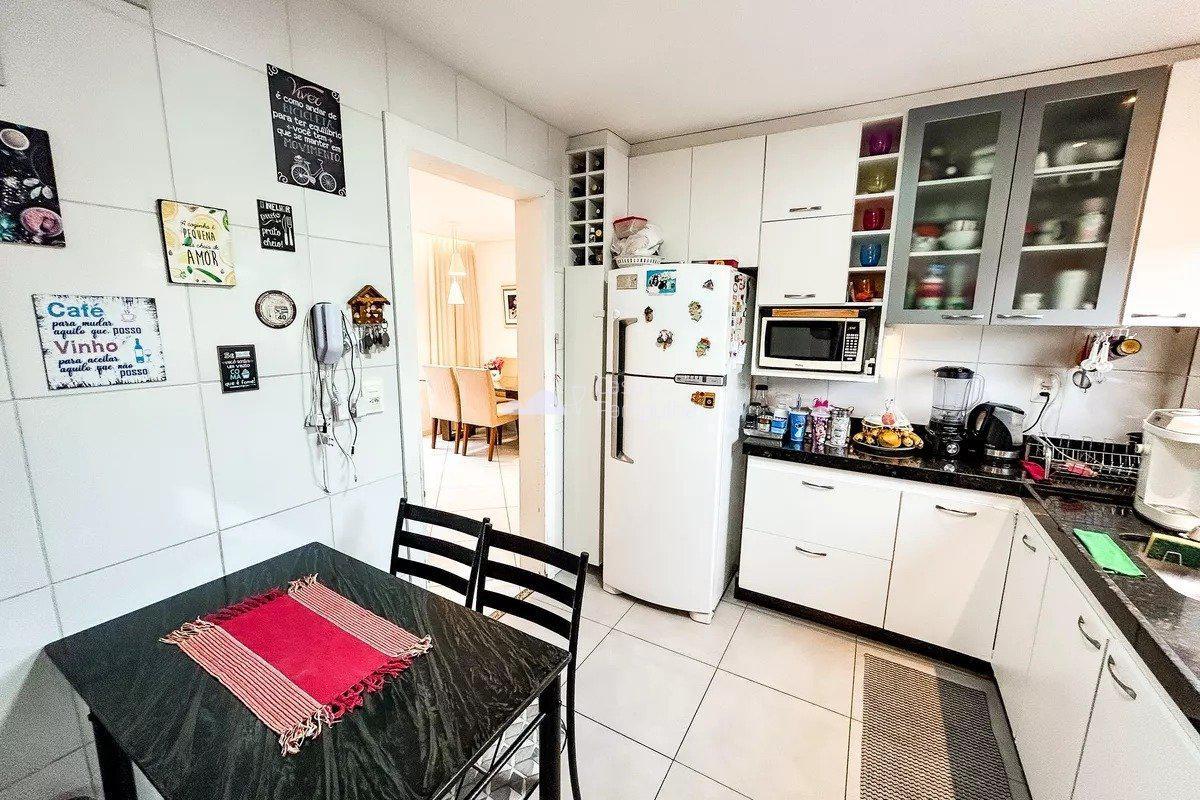 Apartamento, Santa Terezinha, 3 Quartos, 2 Vagas, 1 Suíte