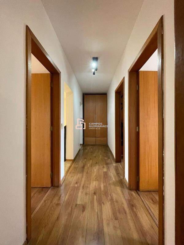 Casa, Castelo, 5 Quartos, 7 Vagas, 1 Suíte