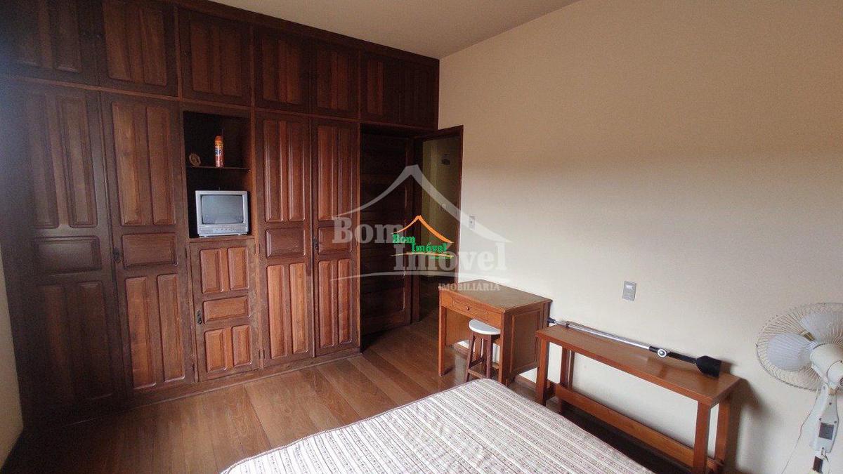 Casa, Centro, 3 Quartos, 3 Vagas, 1 Suíte