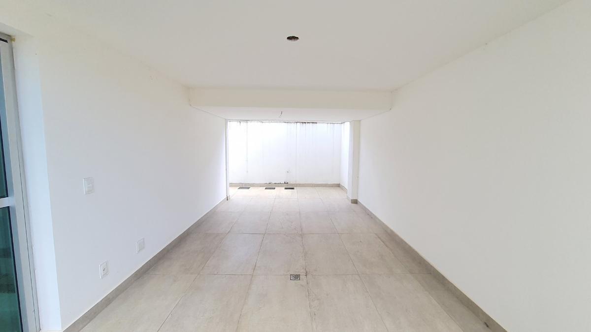 Casa, Centro, 3 Quartos, 2 Vagas, 1 Suíte