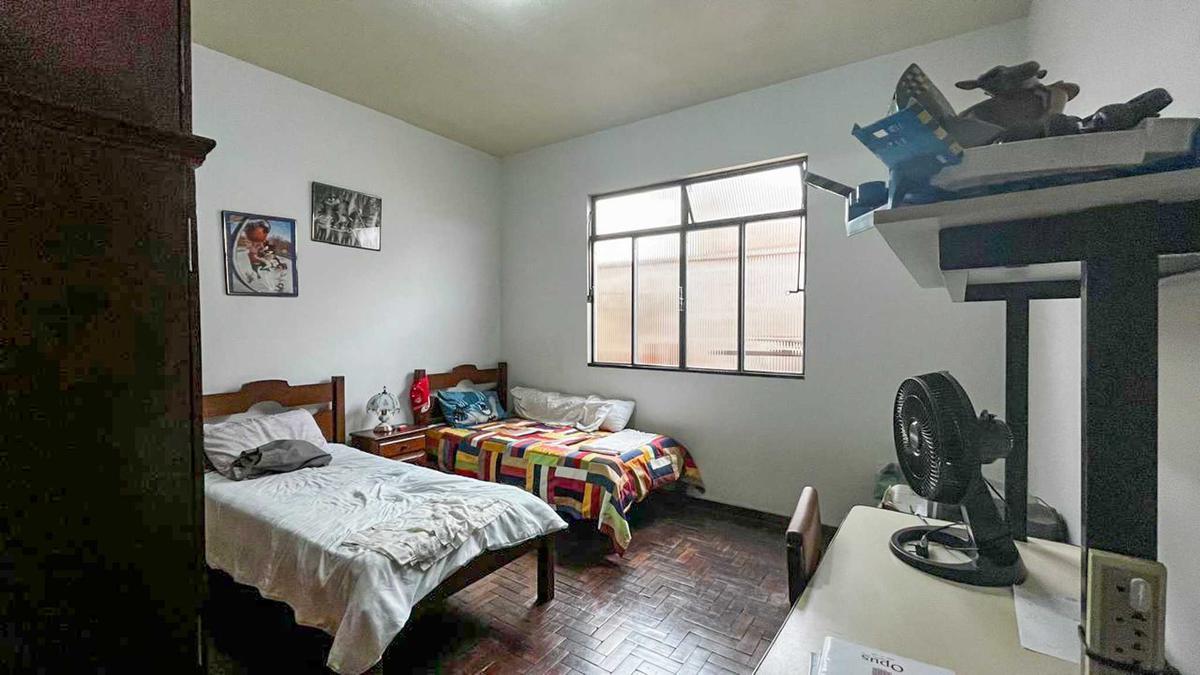 Casa, Santa Terezinha, 4 Quartos, 5 Vagas, 1 Suíte