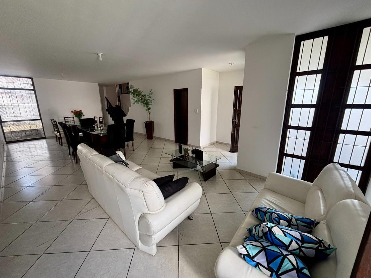 Casa, São José, 4 Quartos, 6 Vagas, 1 Suíte