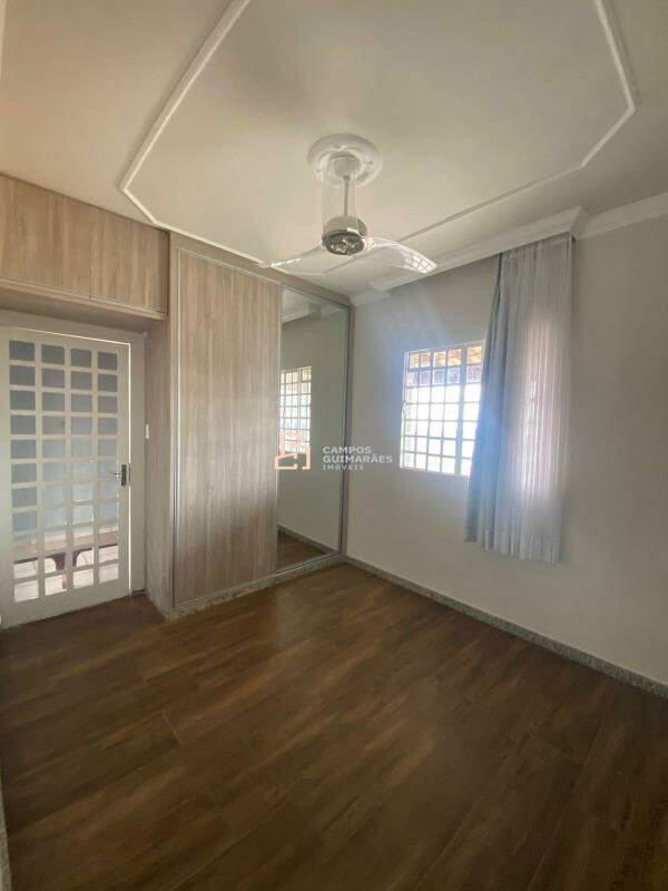 Casa, Barreiro, 3 Quartos, 4 Vagas, 1 Suíte