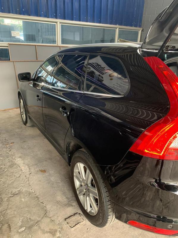 Volvo XC 60 D-5 Kinetic 2.4 Awd Diesel 5p