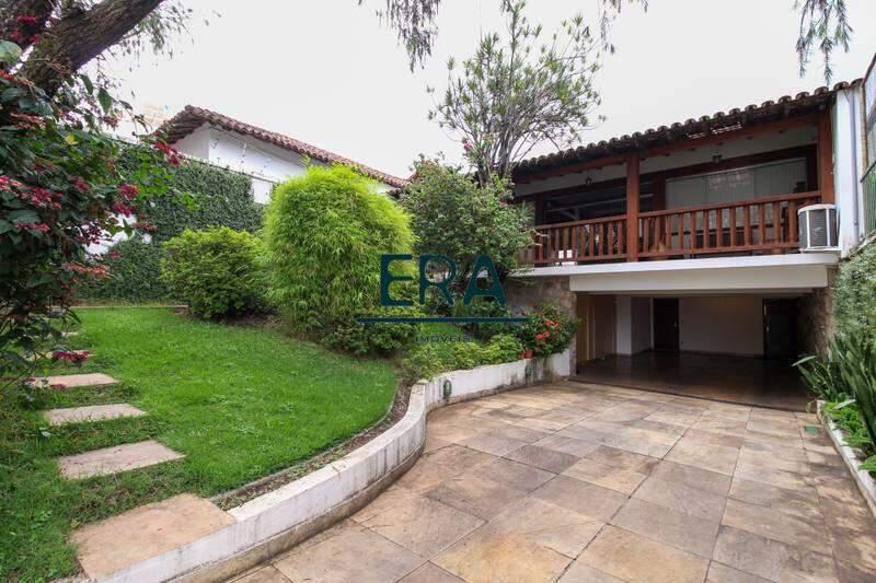 Casa, Serra, 4 Quartos, 5 Vagas, 1 Suíte