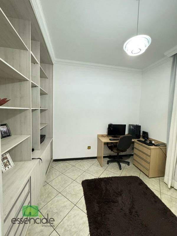 Casa, Jardim Industrial, 5 Quartos, 5 Vagas, 1 Suíte
