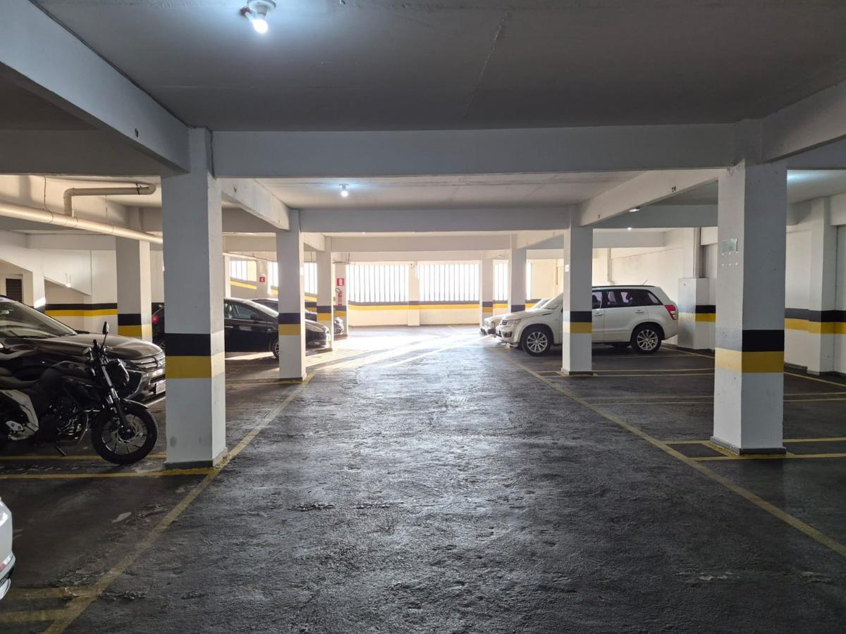 Sala, Estoril, 0 Quarto, 2 Vagas