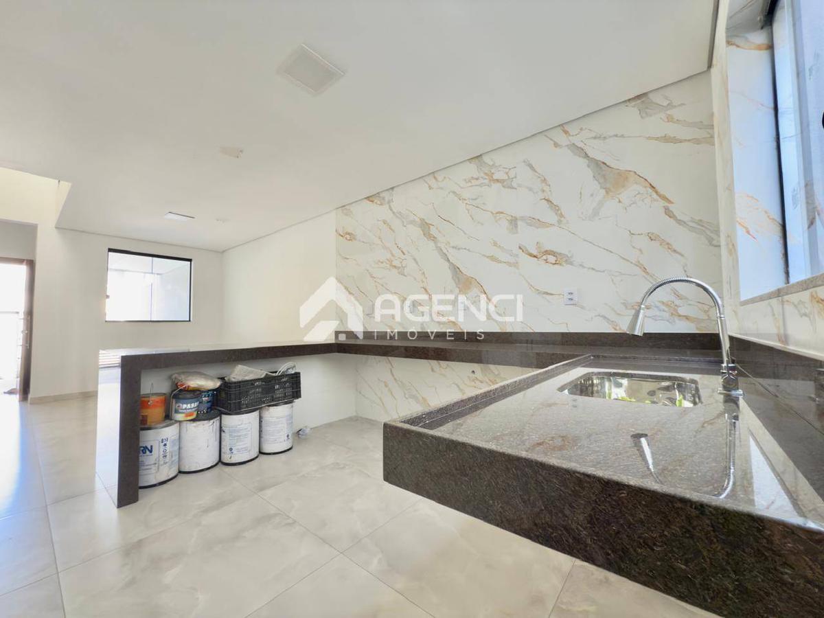 Casa, Cabral, 3 Quartos, 0 Vaga, 1 Suíte