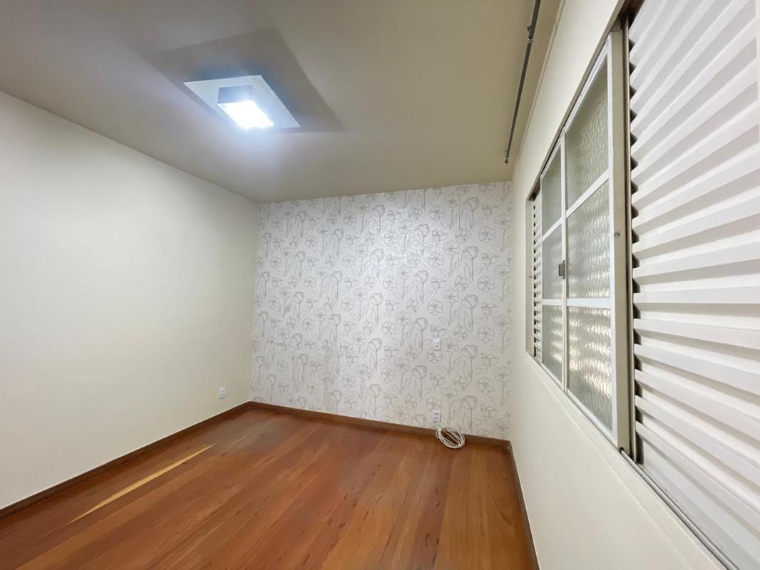 Casa, Sagrada Família, 4 Quartos, 6 Vagas, 1 Suíte