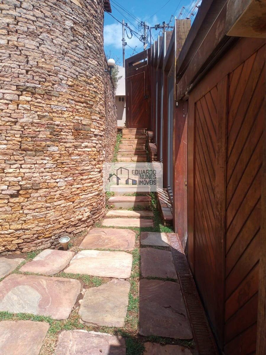 Casa, Santa Lúcia, 4 Quartos, 8 Vagas, 2 Suítes
