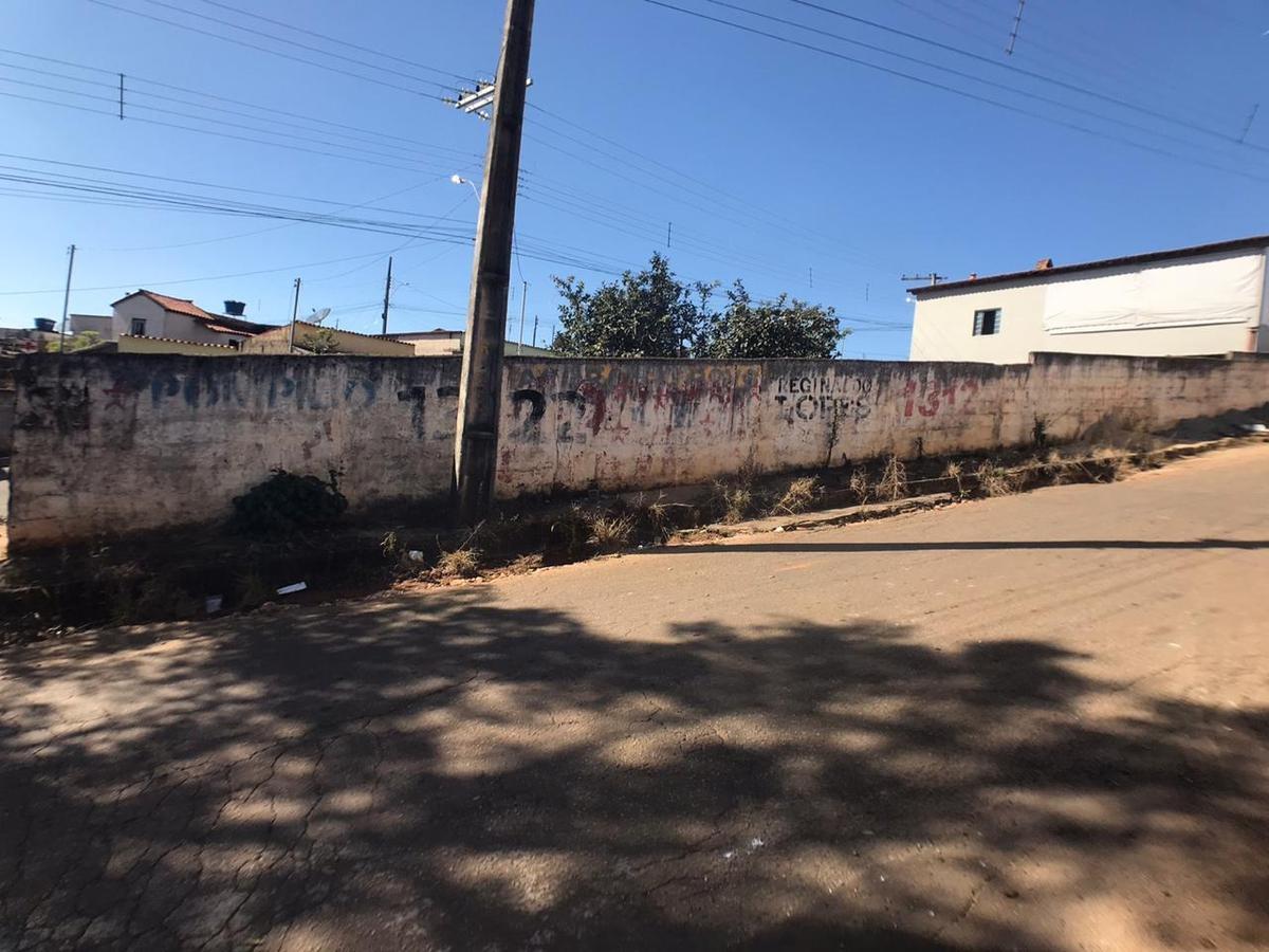 Lote, Centro, 0 Quarto, 0 Vaga