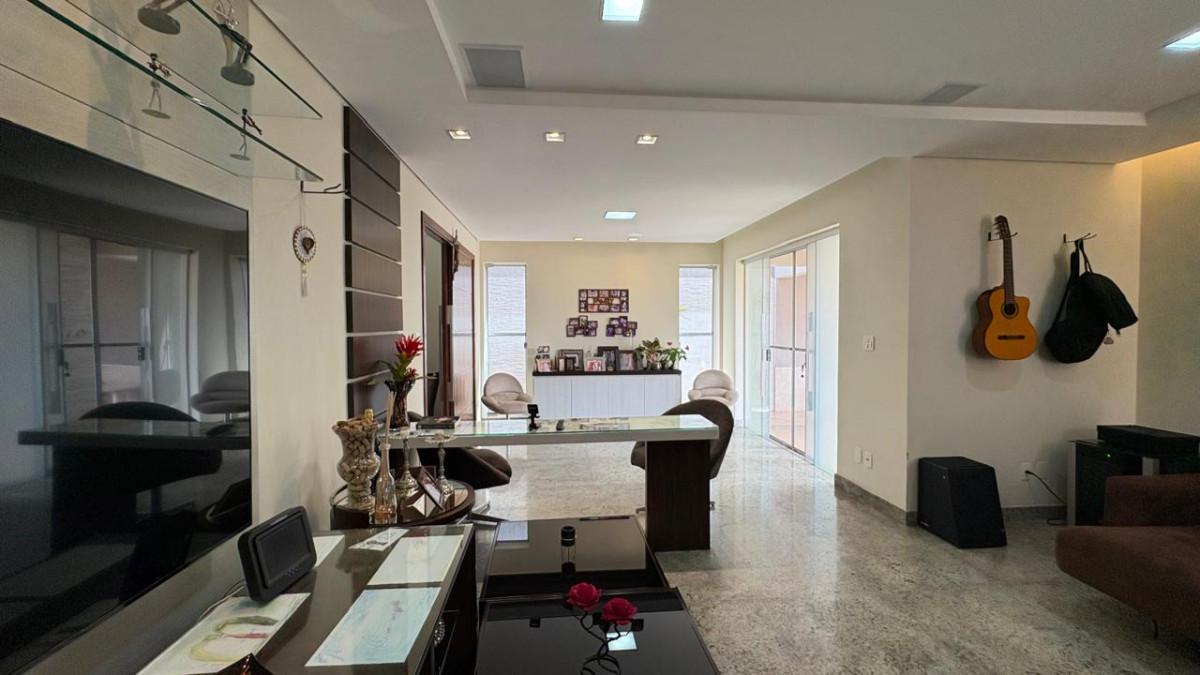 Casa, Calafate, 4 Quartos, 6 Vagas, 3 Suítes