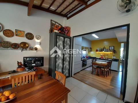 Casa, Cabral, 3 Quartos, 0 Vaga, 1 Suíte