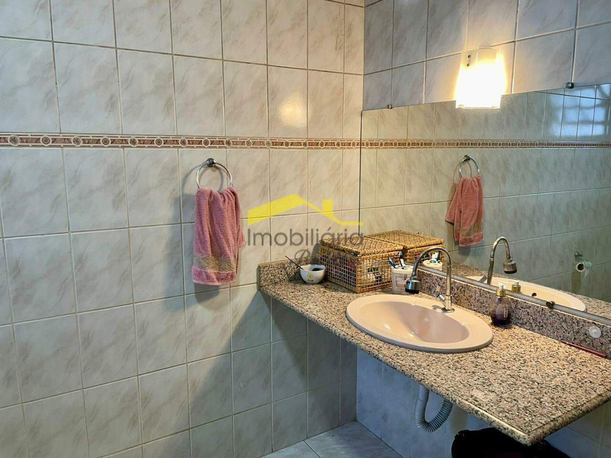 Casa, Nova Suíssa, 4 Quartos, 5 Vagas, 1 Suíte