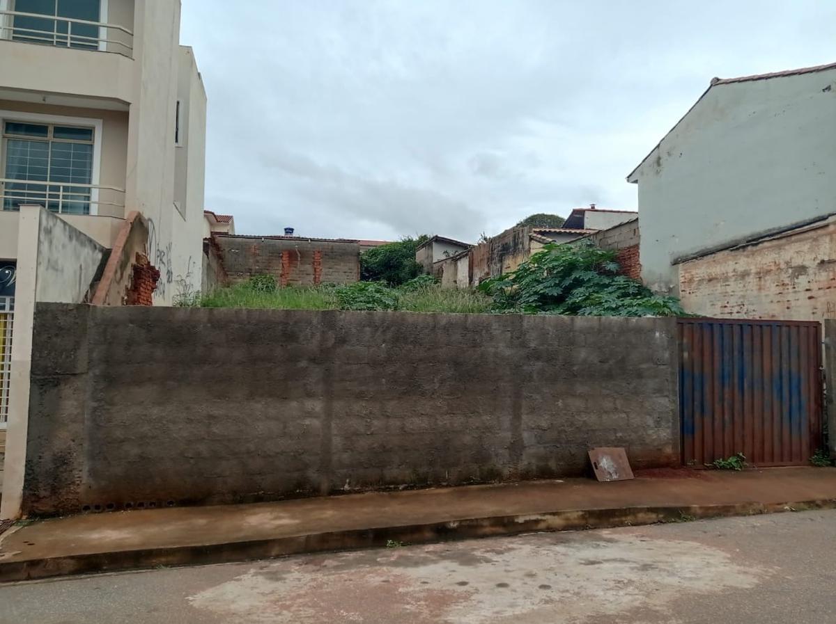 Lote, Centro, 0 Quarto, 0 Vaga