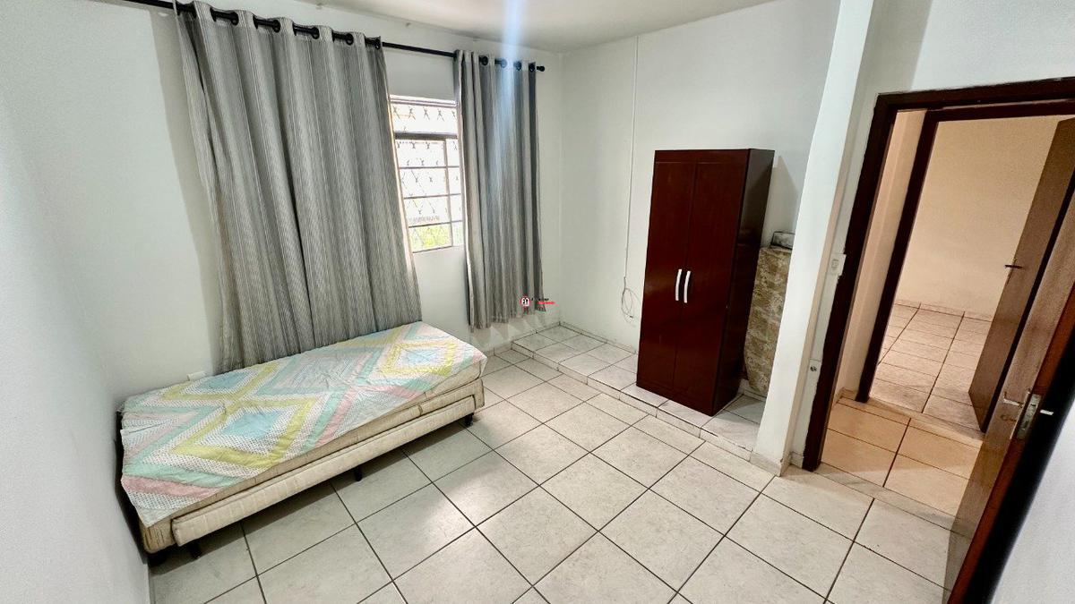 Casa, Planalto, 6 Quartos, 5 Vagas, 1 Suíte