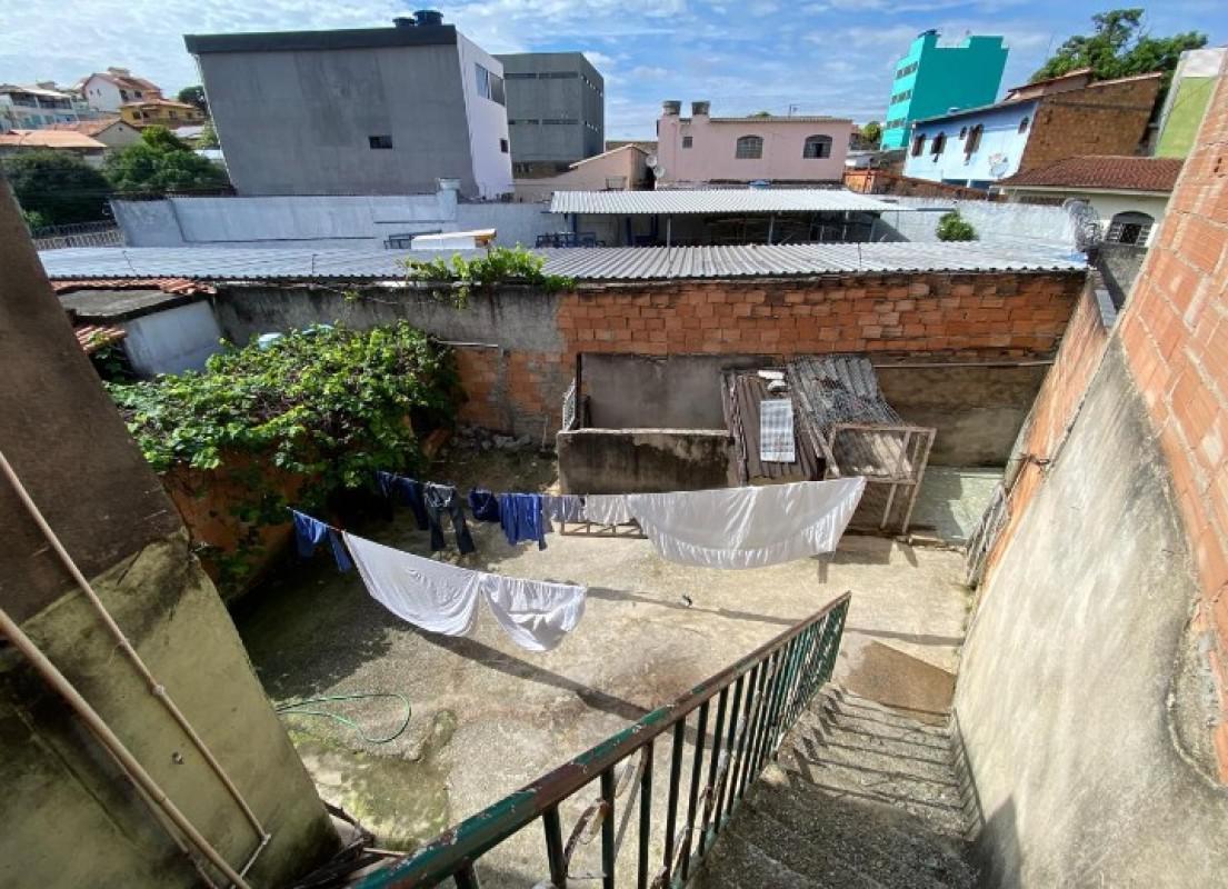 Casa, Três Barras, 8 Quartos, 0 Vaga, 1 Suíte