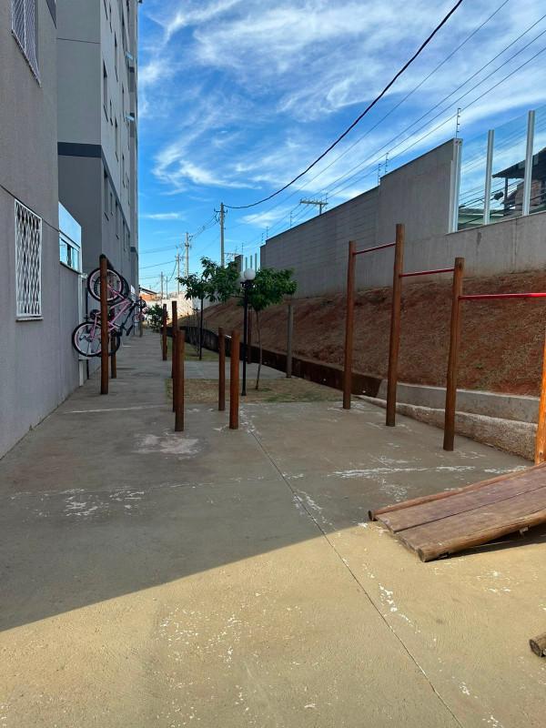 Apartamento, Santa Helena (barreiro), 2 Quartos, 1 Vaga
