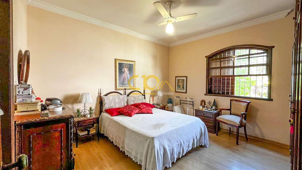 Casa, Cidade Nova, 7 Quartos, 2 Vagas, 1 Suíte