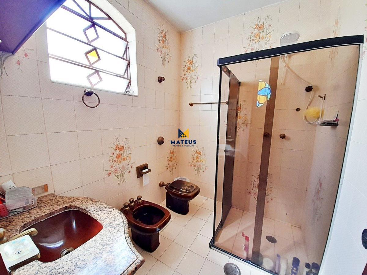 Casa, Caiçaras, 5 Quartos, 4 Vagas, 2 Suítes