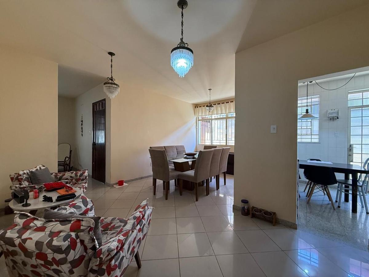 Casa, Itapoã, 3 Quartos, 4 Vagas, 1 Suíte