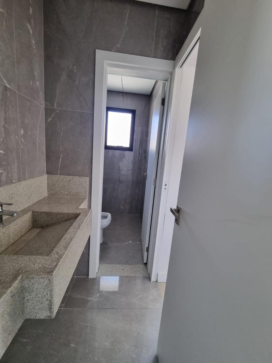 Casa, Planalto, 3 Quartos, 2 Vagas, 1 Suíte