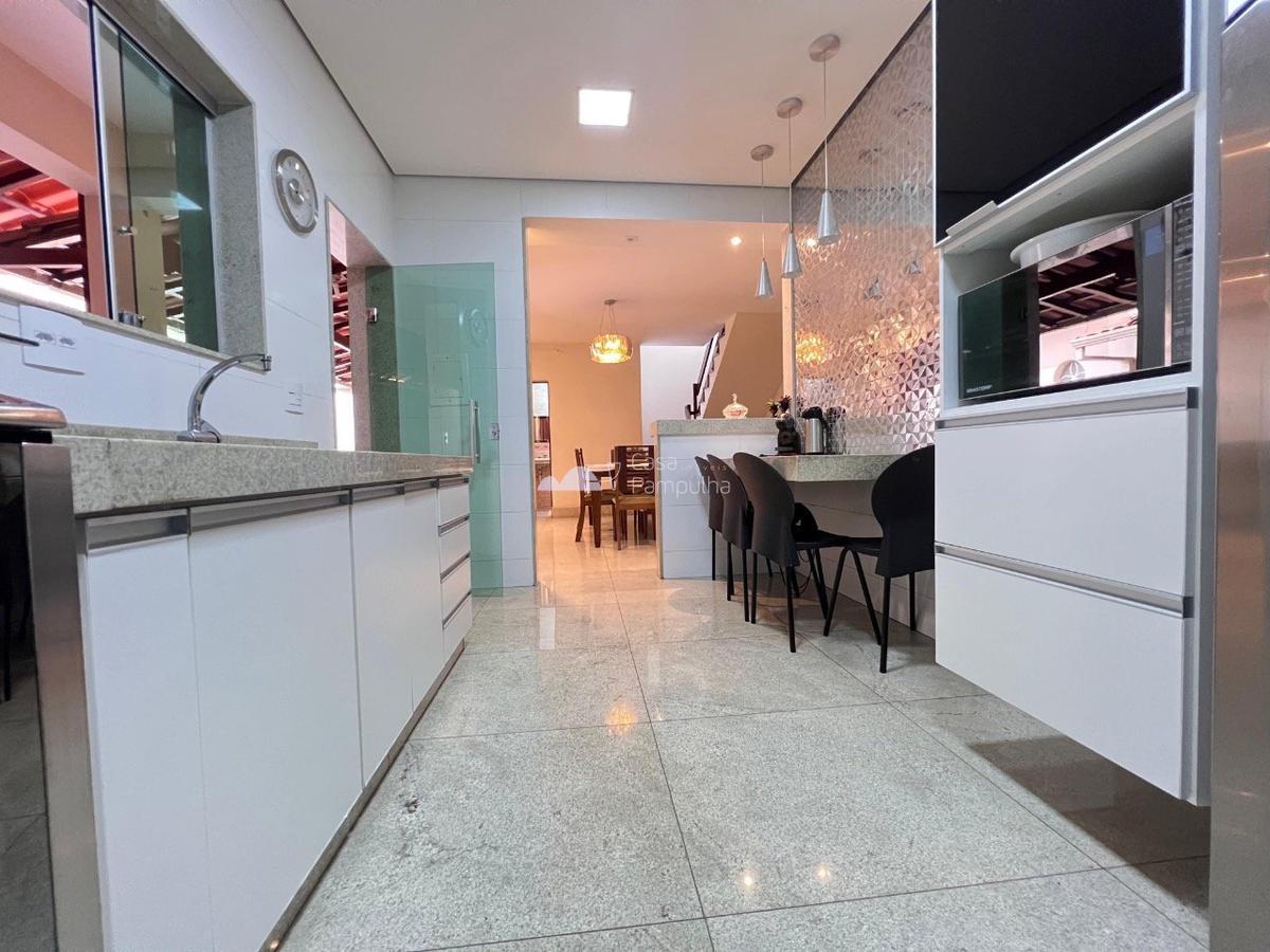 Casa, Planalto, 4 Quartos, 4 Vagas, 1 Suíte