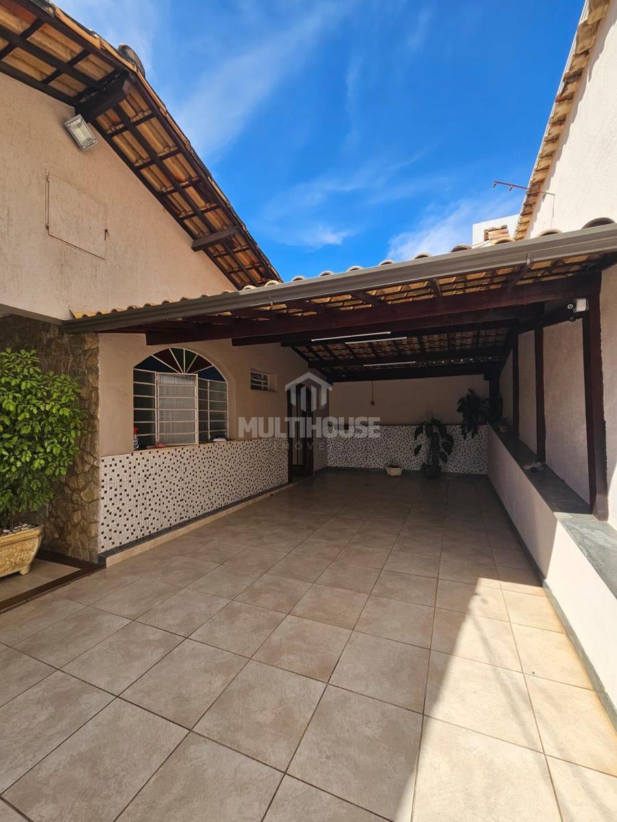 Casa, Itapoã, 3 Quartos, 6 Vagas, 1 Suíte