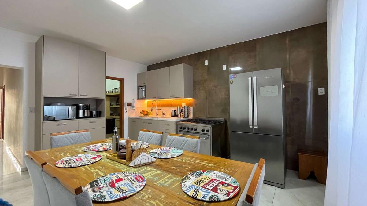 Casa, Castelo, 5 Quartos, 3 Vagas, 1 Suíte