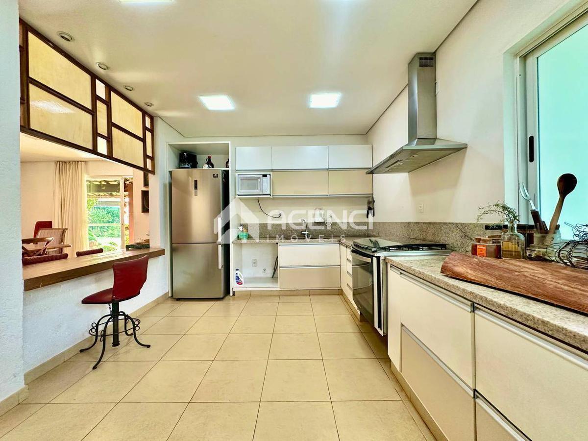 Casa, Jardim Canadá, 5 Quartos, 0 Vaga, 1 Suíte