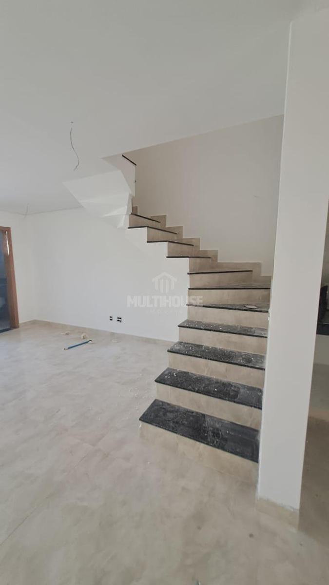 Casa, Santa Branca, 3 Quartos, 4 Vagas, 1 Suíte