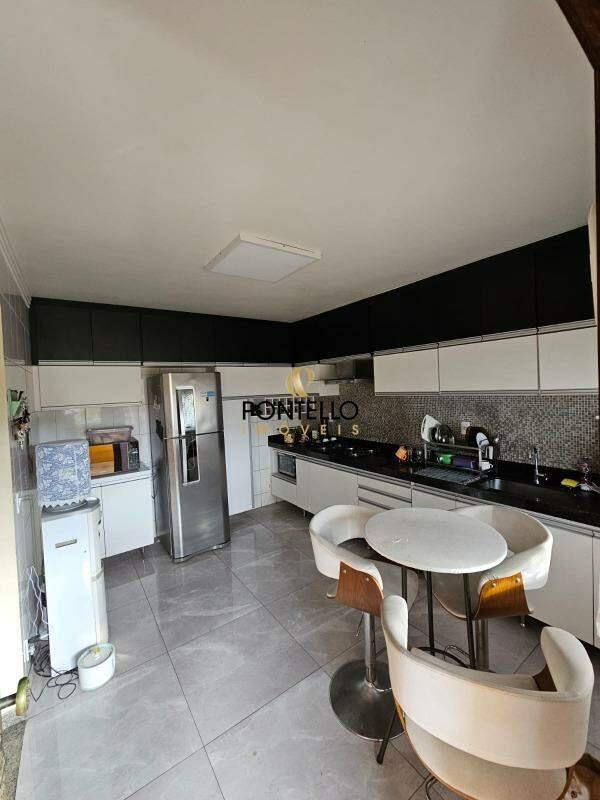 Casa, Céu Azul, 4 Quartos, 8 Vagas, 1 Suíte